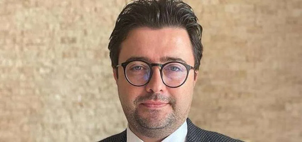 Dokuz Eylül Üniversitesi İşletme Fakültesi Öğretim Üyesi ve aynı zamanda