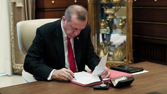 Cumhurbaşkanı Recep Tayyip Erdoğan imzasıyla Resmi Gazete’de yayımlanan kararlara göre