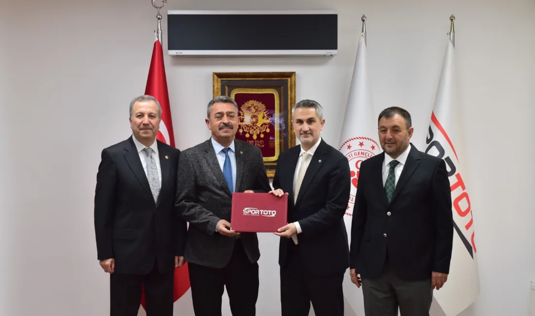 Şarkikaraağaç Belediye Başkanı Ali Göçer, ilçeye kazandırılacak yeni spor tesisleri
